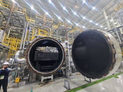 제목: [르포]영국·사우디서도 날아왔다…韓 정읍 와선 “정말 폐비닐로 기름 뽑아요?” 200명 북적